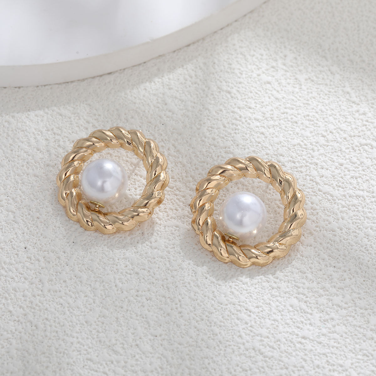 Exaggerated Large Pearl Earrings Female Special-interest Design 058f0cab 2577 43b7 9692 9453f8805a32