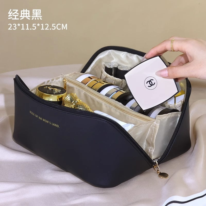 Large Capacity Travel Makeup Storage Bag 0b00be1f 51e0 4bea abf0 092cf8a484af 01d75930 2dc6 486c 91ed f83808664b57