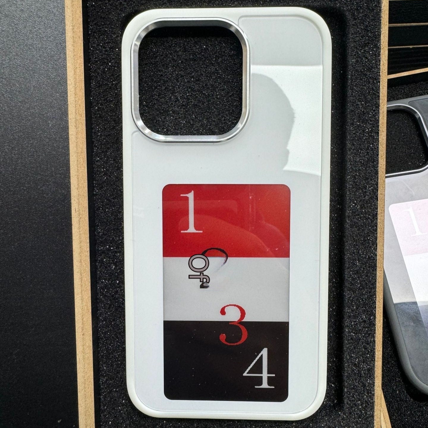 E-ink Screen Phone Case Unlimited Screen Projection Personalized Phone Cover Battery Free New Designer Luxury Phone Case 0b2b