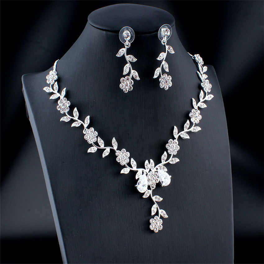 Rhinestone Women'S European And American Water Wave Chain Lattice White Pearl Necklace 0caa7553 0479 456c 9aa9 dc5b65a64b84
