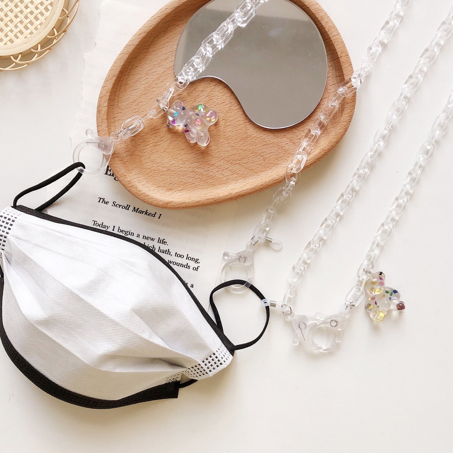 Transparent Chain Acrylic Bear Pendant Adult Glasses Chain 0d846340 31df 4d5d b4ce 10c92d0c36d5