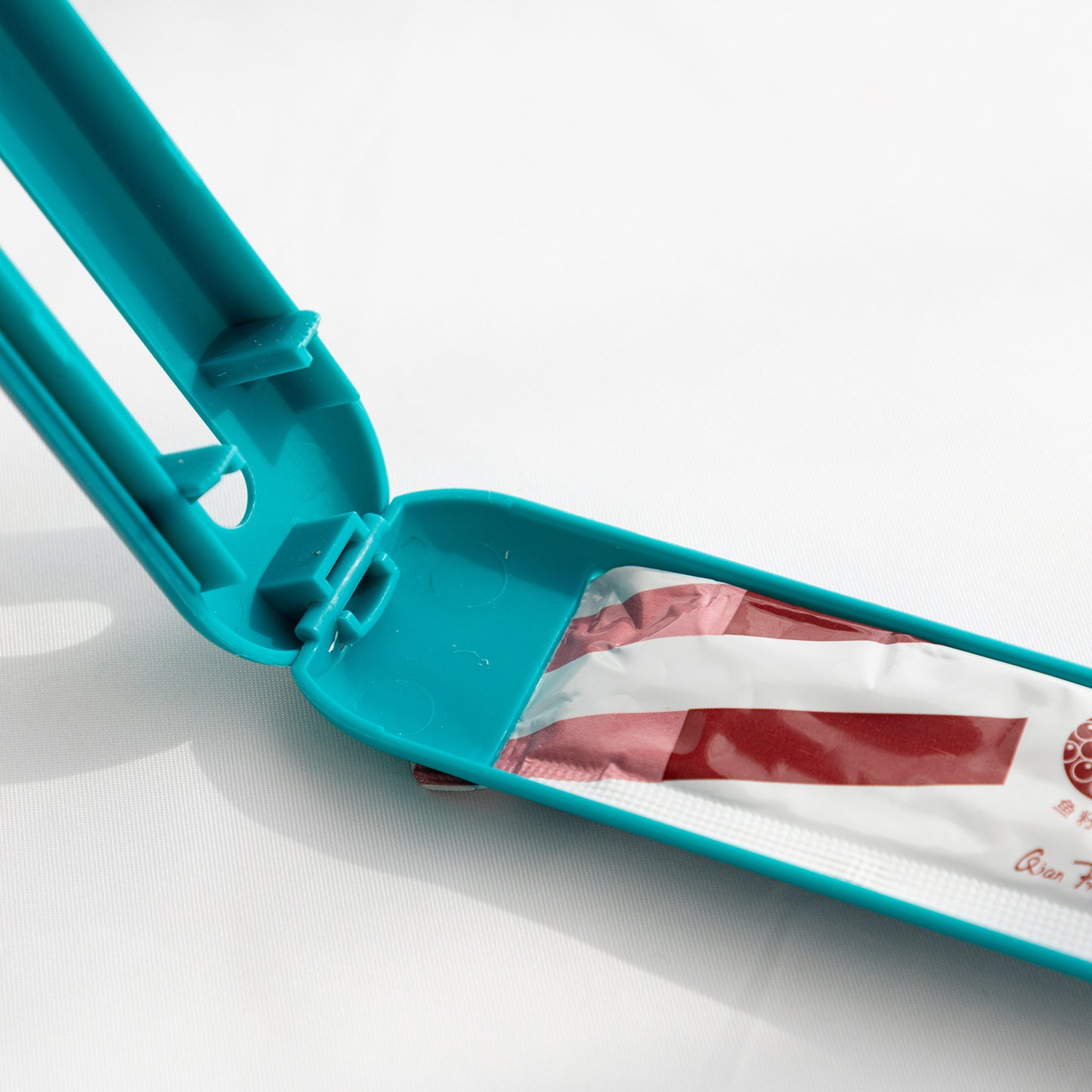 The Hot Cat Strip Spoon Feeder Squeezes Snack Pet Feeding Tools 0e2b9da7 7396 443c 8840 2e92cbaa0a03