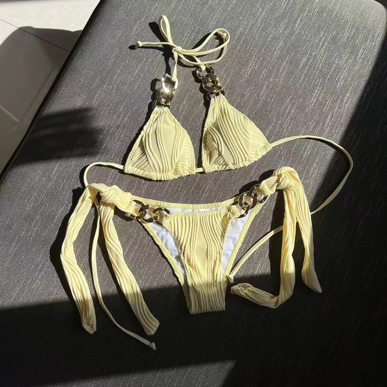 European And American Split Swimsuit Chain Bikini 0e53591a 2ccd 4ee3 8090 70c983239d69