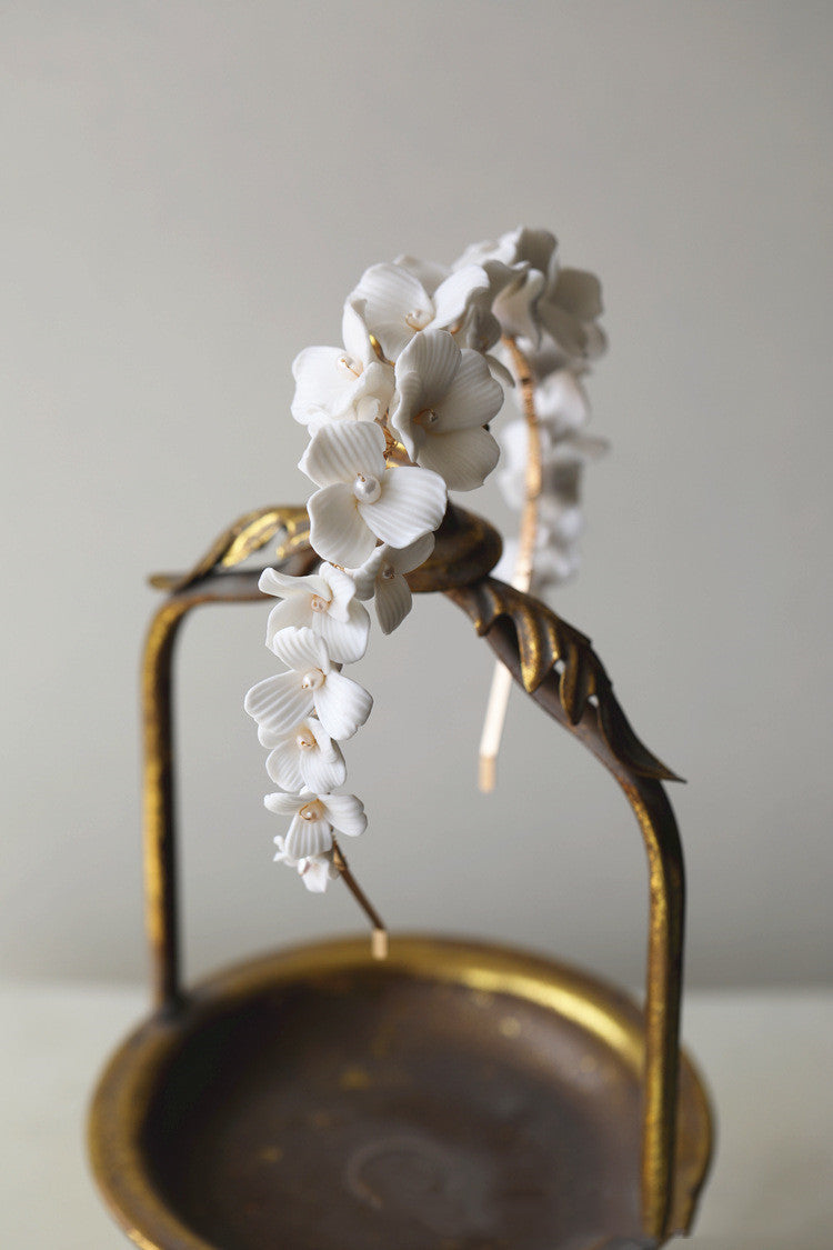 Bridal Simple Ceramic Flower Headband 115a2580 e262 4664 bf19 766008905209