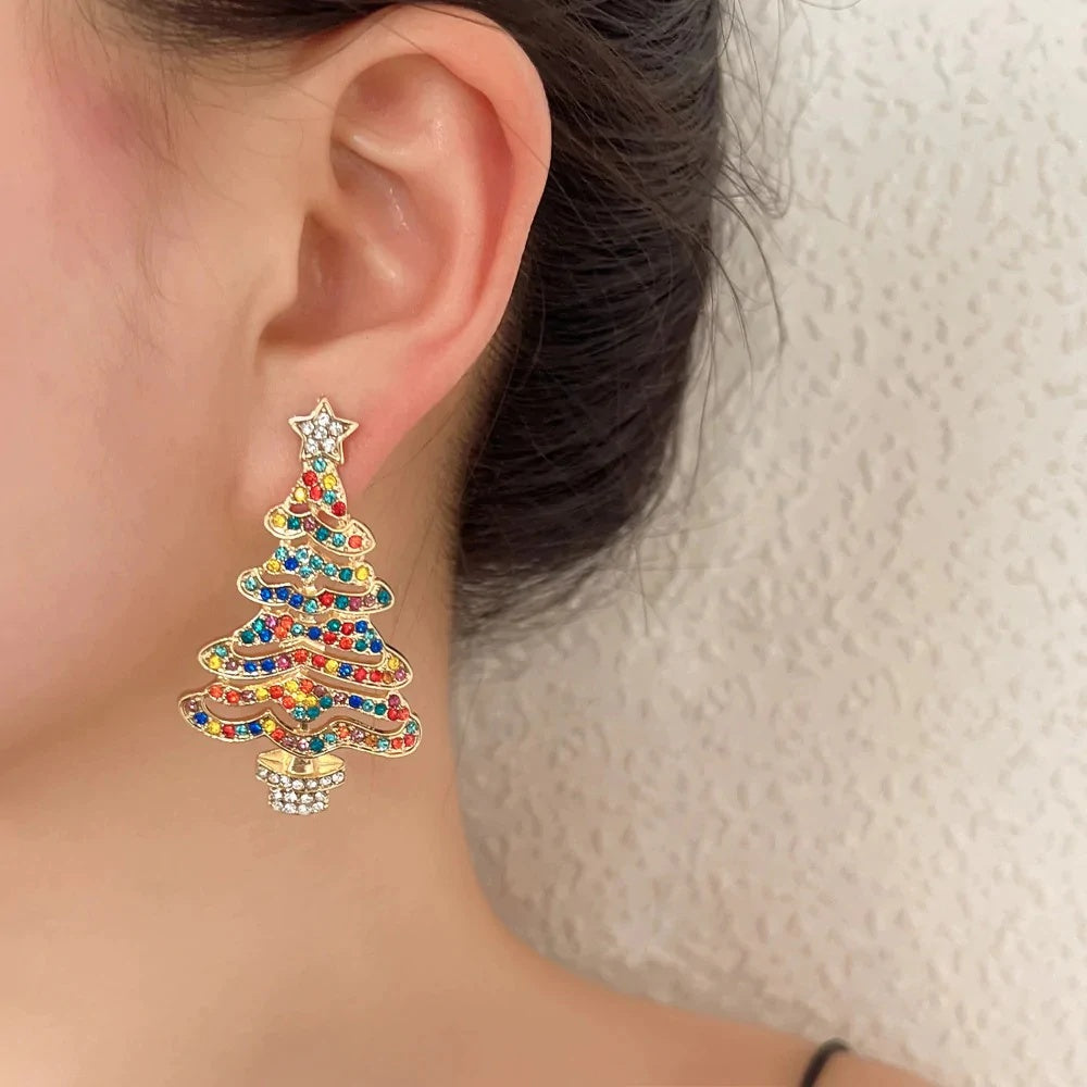 Hollow Out Christmas Tree Earrings With Diamonds 116e5e25 a3ef 410e 9137 e66e337eeef4