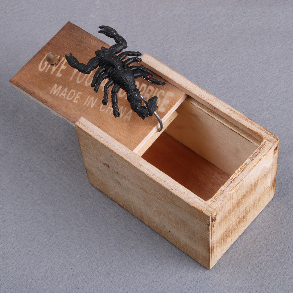Prank Spider Wooden Scare Box Trick Play Joke Lifelike Surprise April Fools' Day Funny Novelty Toys Gags Practical Gifts 1186