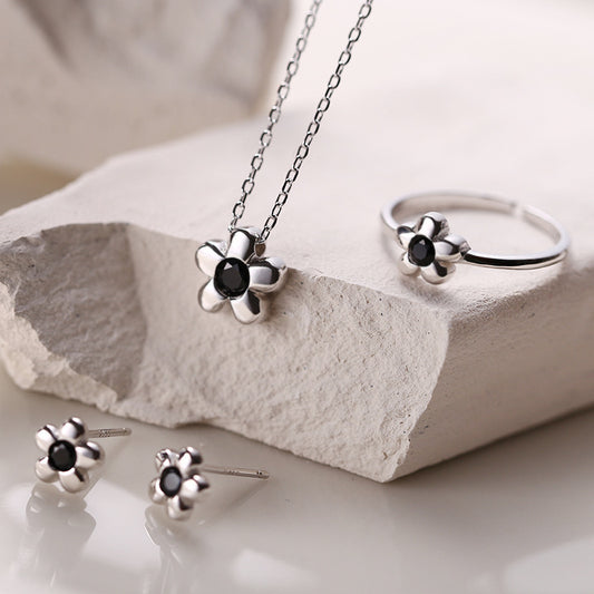 Flower Inlaid Black Diamond Necklace Pendant 1421b05f 080a 432c b12f c384096a2556