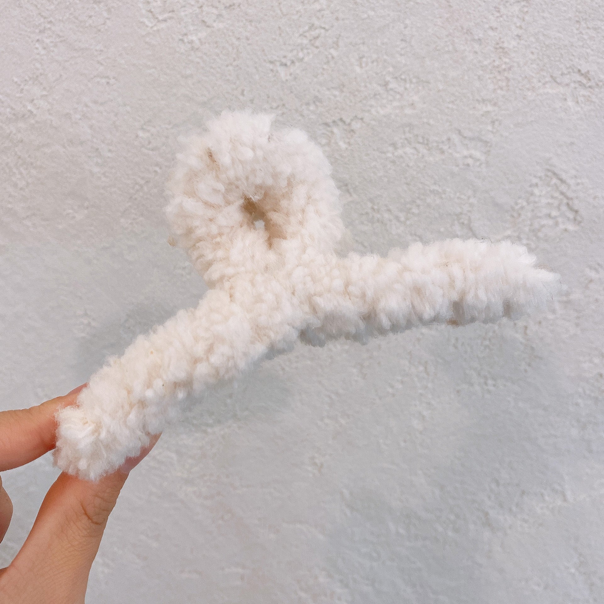 Large Plush Gripper With Elegant Temperament 14e4a5f5 c737 4709 9ec1 b68d53b558ac