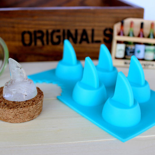 Cold drink ice shelf as shark fin ice cube freezing mold in the ice mold 1533258999896 HTB1ubCKKVXXXXa8XpXXq6xXFXXXk