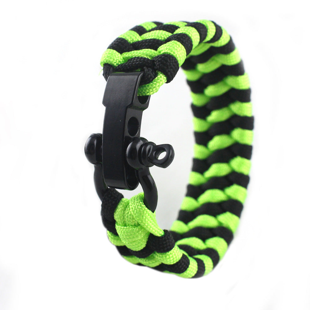Field emergency survival bracelet 1607272576899 f7043479 453c 46fa 8188 2bbaf8a833fc