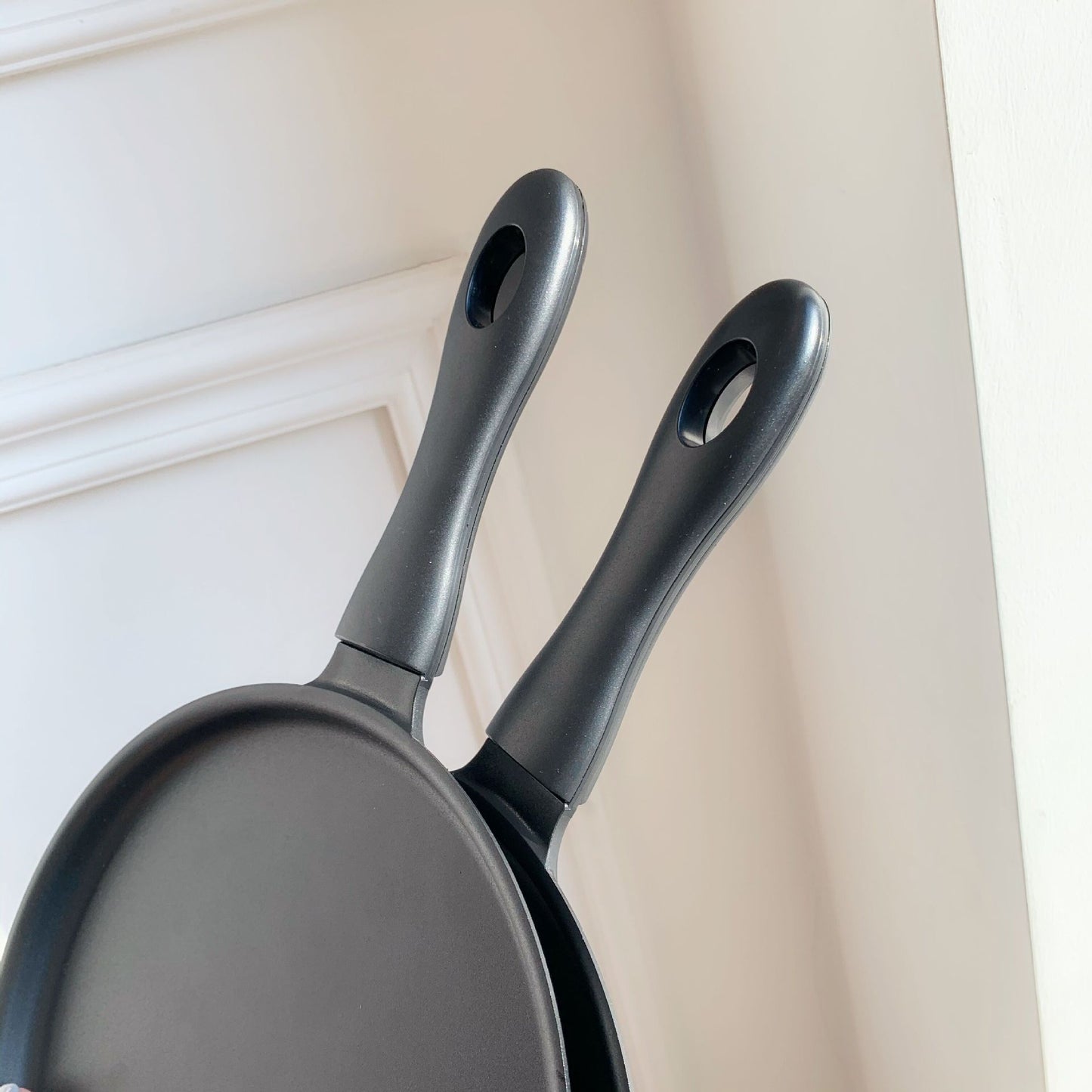 Compatible With Apple, 3D Cartoon Frying Pan Shape Phone Case ForiPhone 12Pro Max 11 Xs Max XR X 7 8Plus Kitchen Iron Non-sti