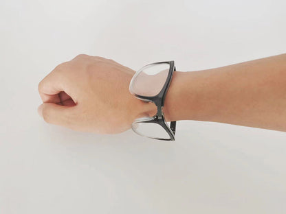 High Quality Slap On Wrist Folding Reading Glasses Wrist Watch Glasses Magnet hanging neck to Carry Presbyopia Glasses 1.5 2.