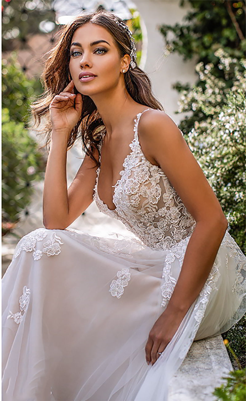 New Slim And Deep V Suspender Light Wedding Dress 1618125792068
