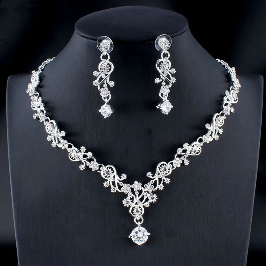 Rhinestone Women'S European And American Water Wave Chain Lattice White Pearl Necklace 1618481854496