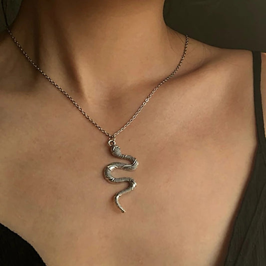 Snake Necklace New Animal Snake Dangle Women Pendant Necklace Minimalist Style Alloy Trendy Female Birthday Jewelry Gift Part