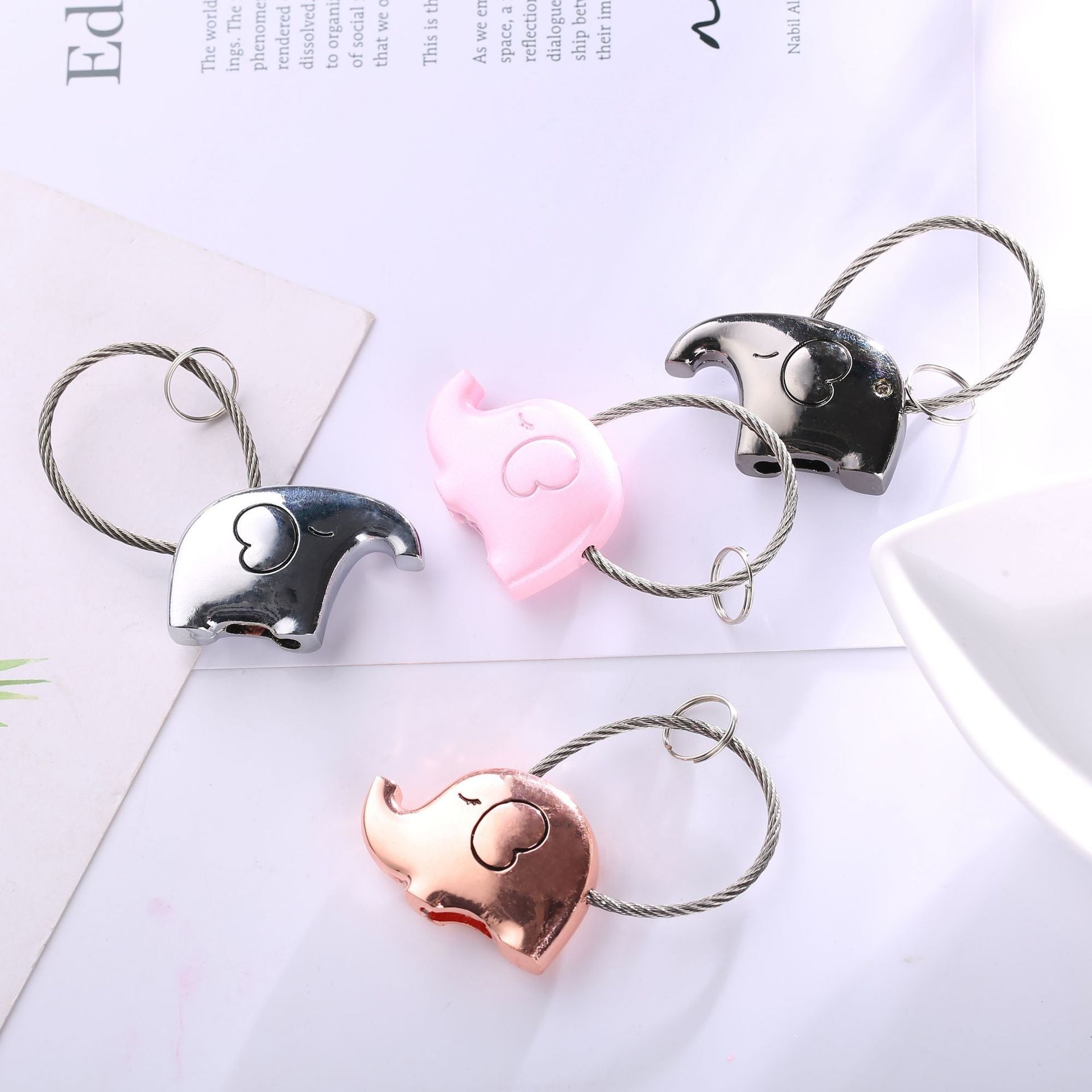 Creative Couple Pair Elephant Keychain Car Pendant 1618713261793
