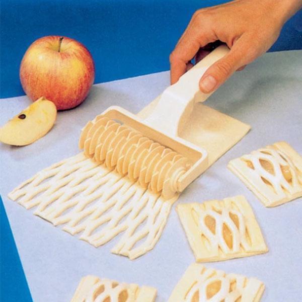 Kitchen Pizza Roller Pin Bread Hole Puncher DIY Baking Needle Tool Biscuit Wheel Pin Pasta Dough Crimper Kitchen Pizza Tool 1