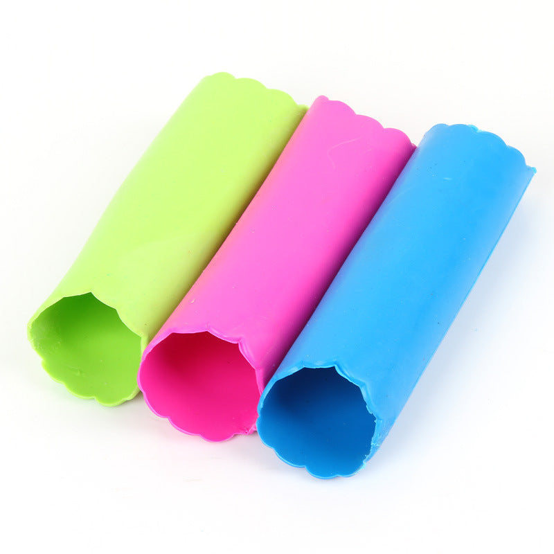 Garlic Peeler Is A Good Helper In The Kitchen 1622185165671