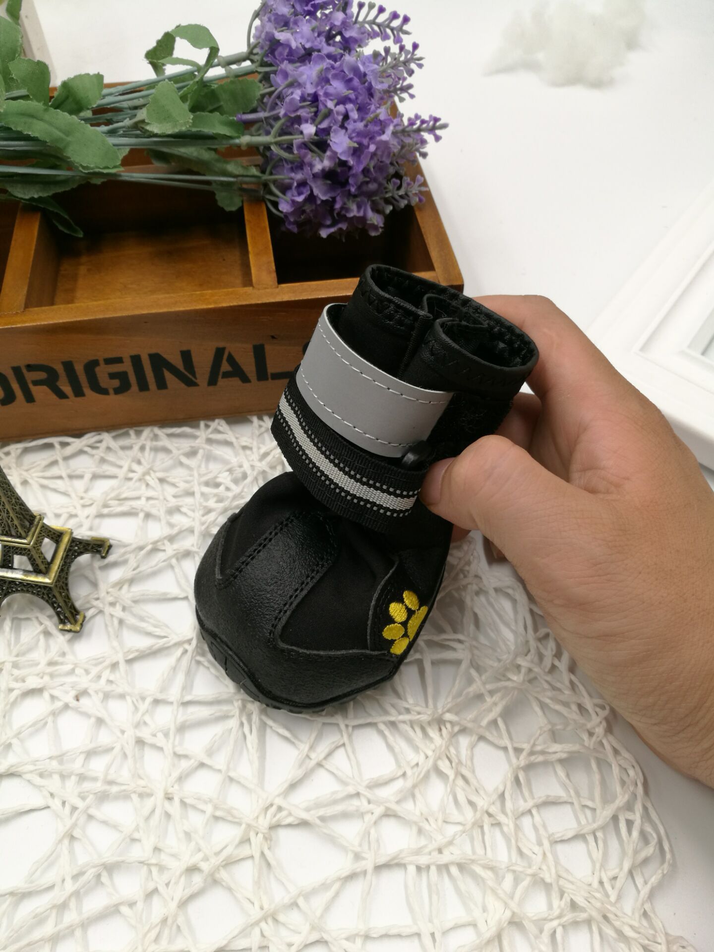 Pet shoes wear dog shoes 1632941361434 0ad5173d d391 4307 91dd 210edc068e72