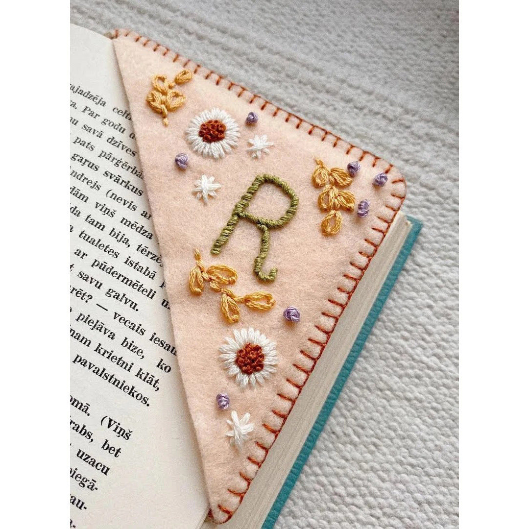 Personality Handmade Embroidery Corner Bookmark Felt Triangle Mark 16e6635a 7def 4538 8dd8 797930f83b5f