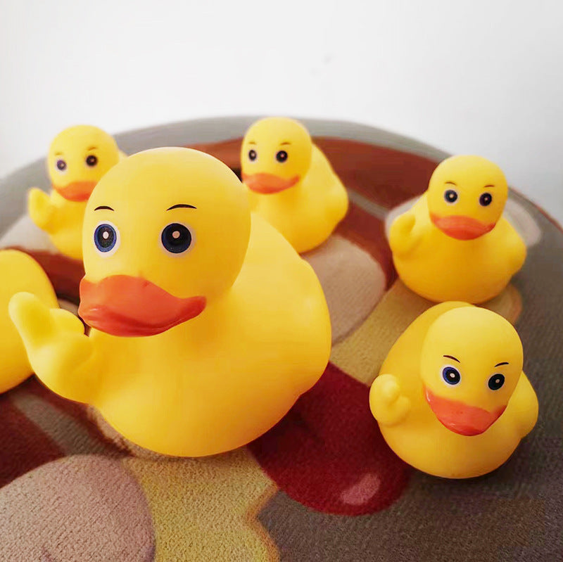 Middle Finger Plastic Small Yellow Duck 1743459703553396736