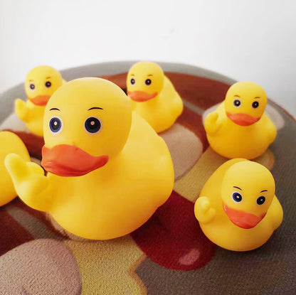 Middle Finger Plastic Small Yellow Duck 1743459703553396736