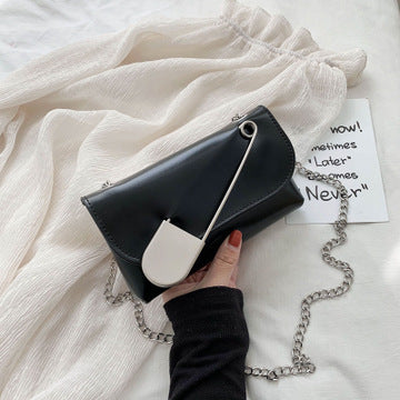 Pin chain shoulder bag 1762251113186