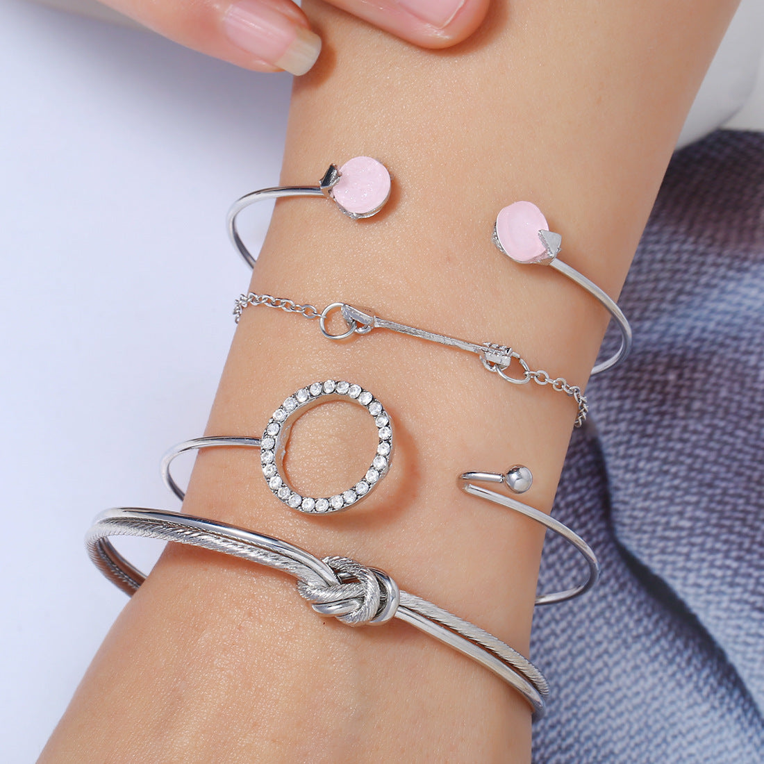 Personality knotted ring circle diamond arrow bracelet 1822699388125