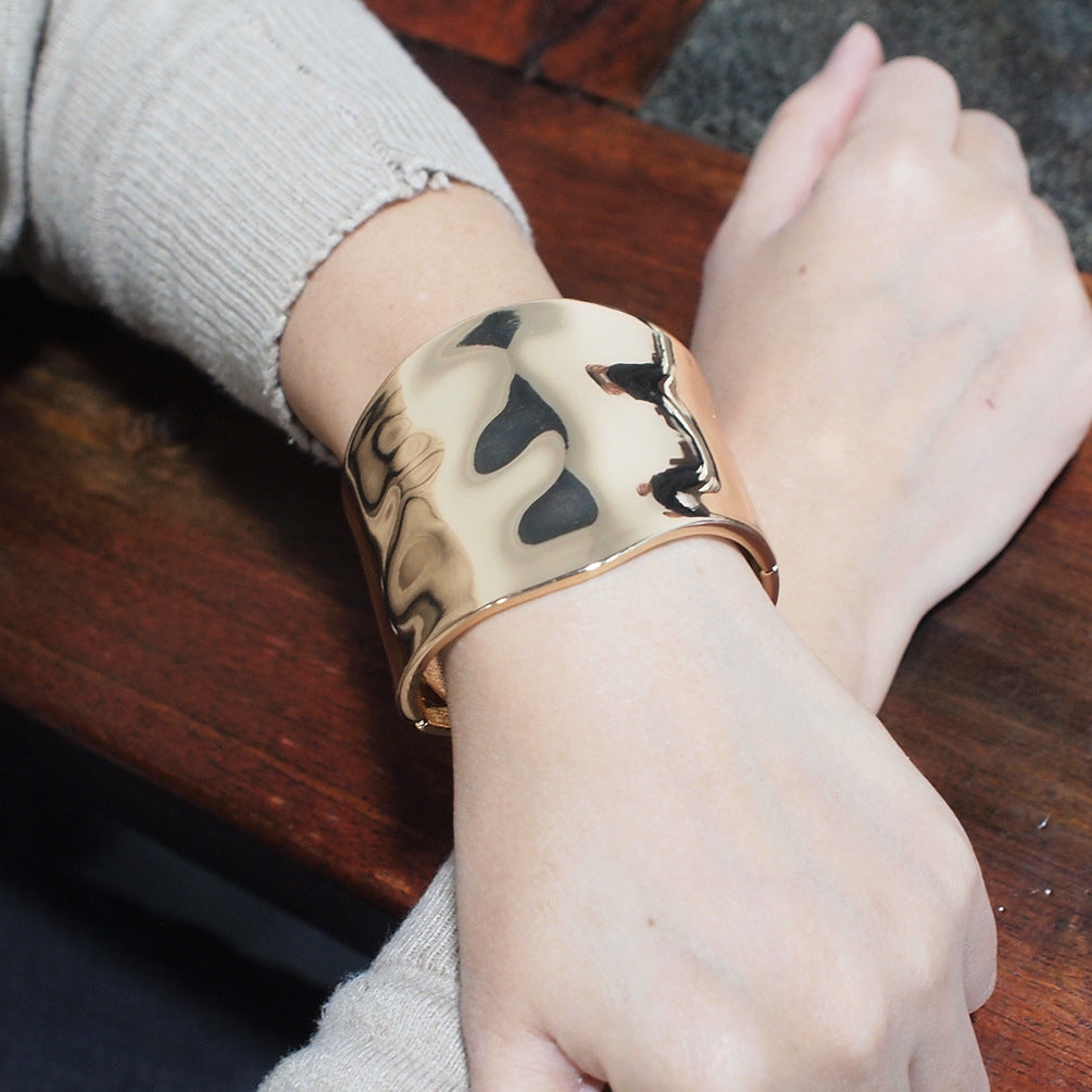 New popular simple and exaggerated wide side bracelet 18321064679874
