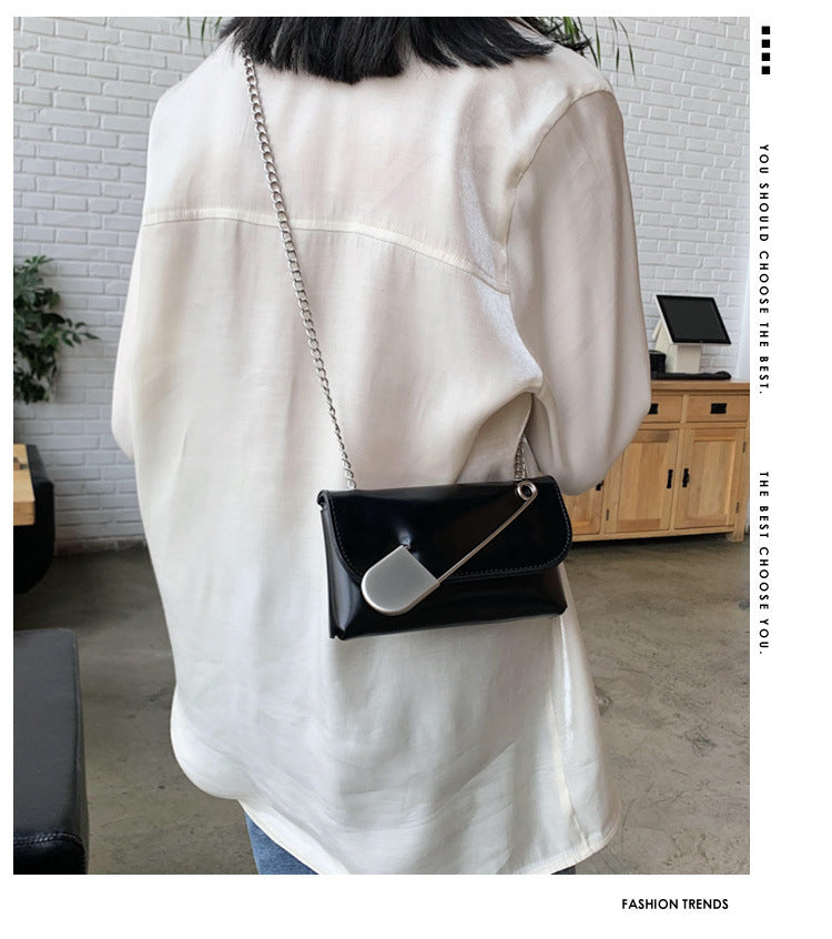 Pin chain shoulder bag 1962592303688