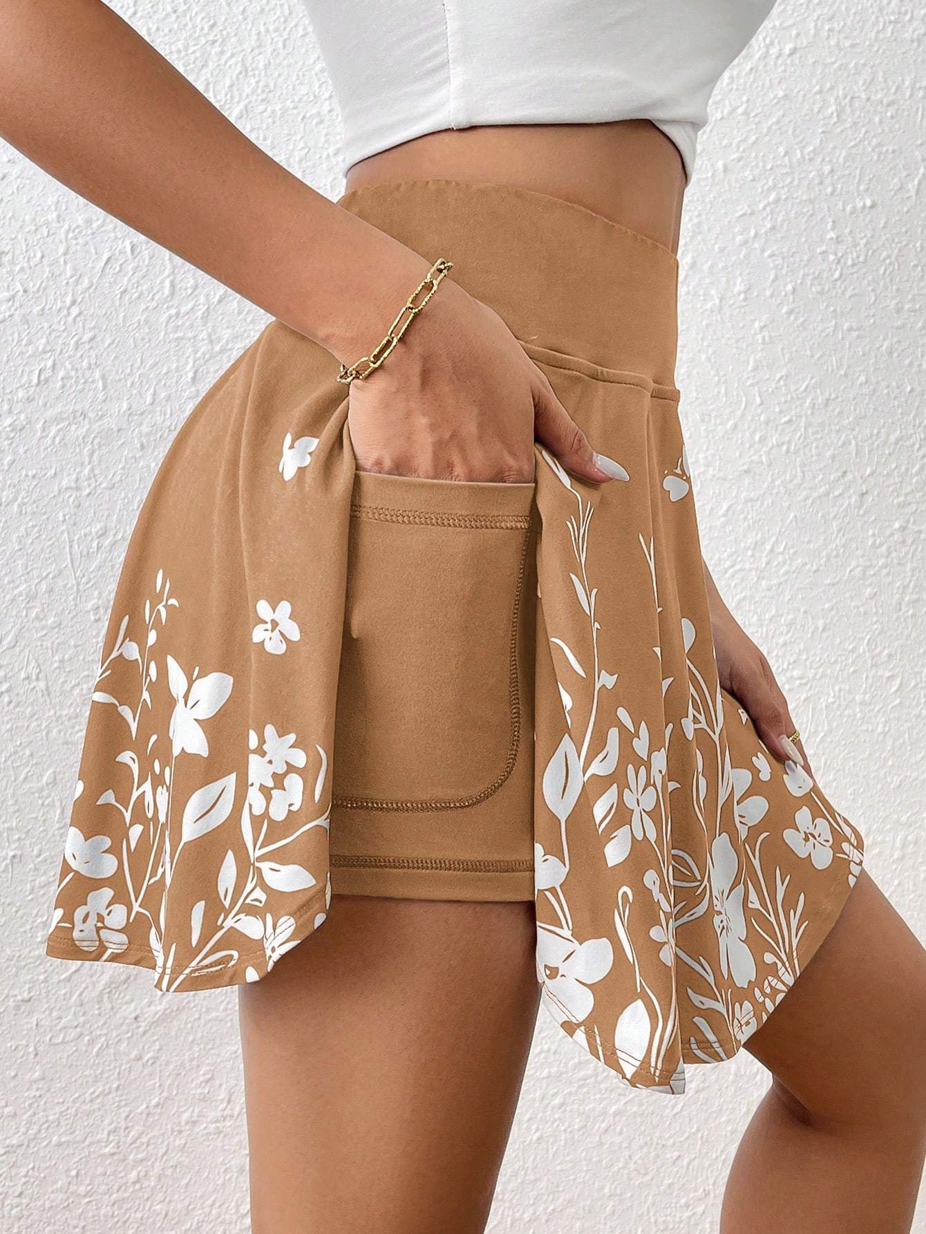 Pocket Minimalist Flower Printed Shorts With Pockets Shorts Inside Out Back To School Outfits 19b2132f f1e5 4d76 bfde f342f40