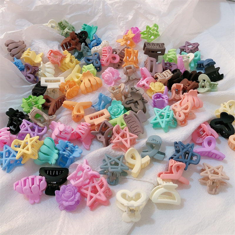 Women's Hair Clip With Frosted Back Of The Head Spoon 1adf2d65 eb16 40ce 8b25 28b99dc5e503