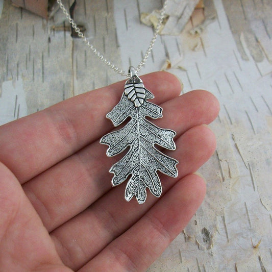 Retro Simple Oak Leaf Pendant 1d36e4df e977 45f1 8475 9ec2ae338665