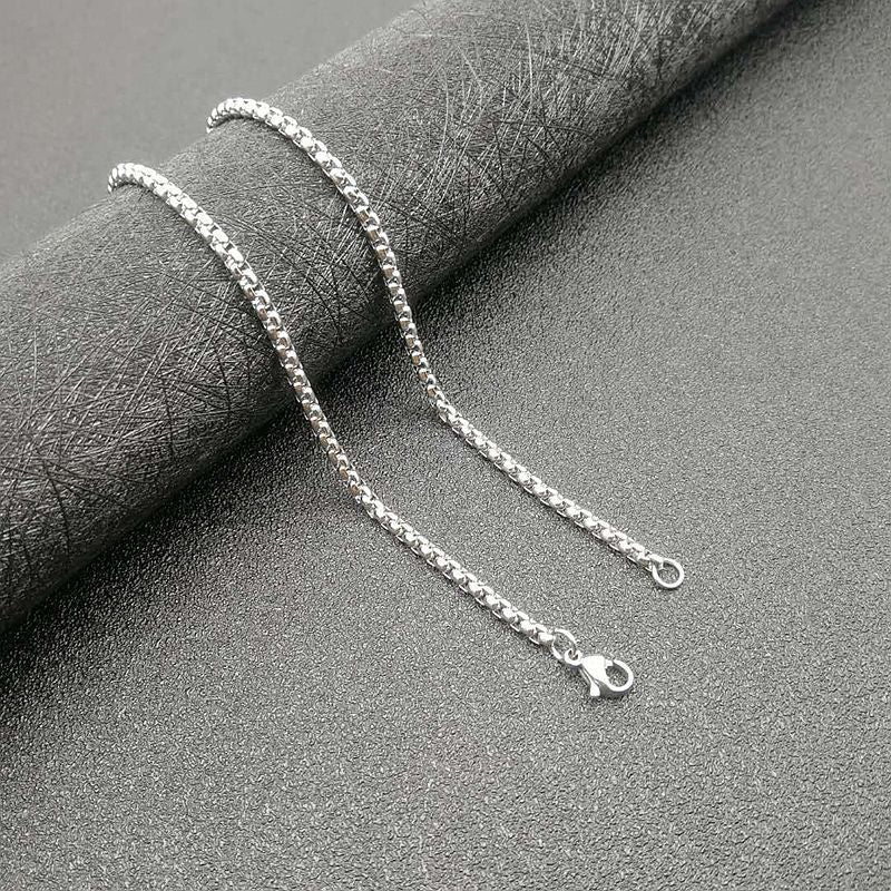 European And American Titanium Steel Gold Plated Diamond Hand Of Fatima Pendant Necklace 1e9243ab 8b9c 47a3 8723 cc641f0fdab2