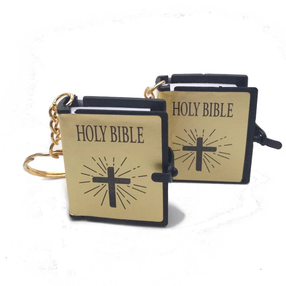 Mini English HOLY BIBLE Key Chains Real Paper Readable Bible Christian Keyrings Car Key Chains Bag Ornaments Religious Jewelr