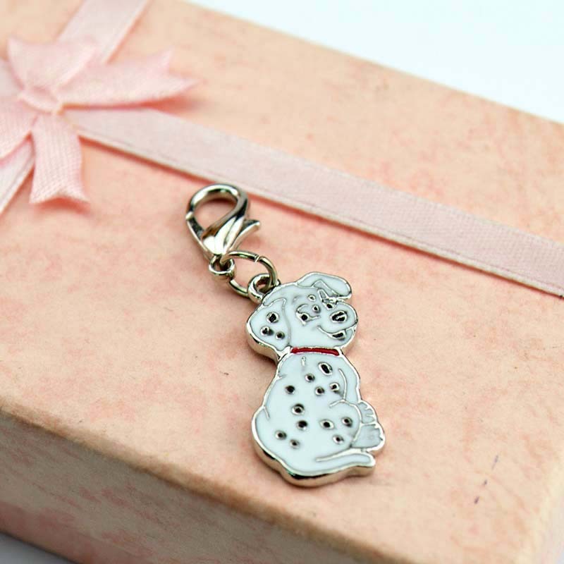 Dog car keychain 2206937163925