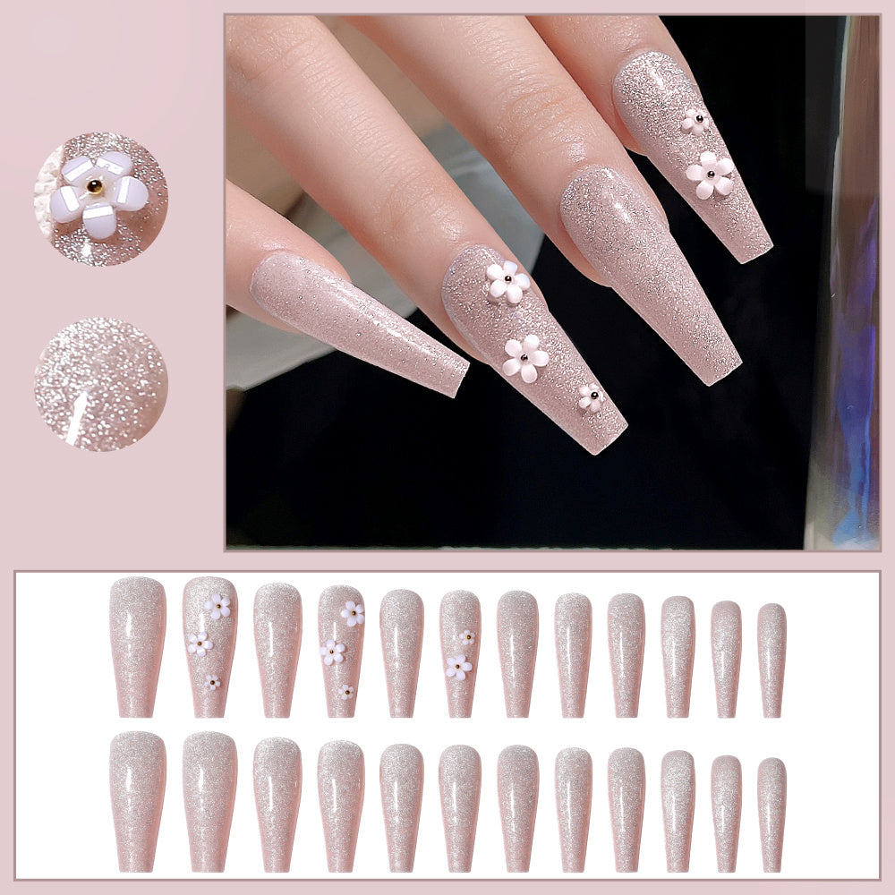 Fake Nail Patches Hand Wearing Art 23389937 6097 45bf ab58 5144b0ffee9d