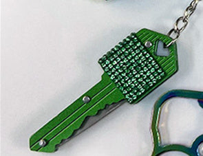 Mini EDC Multi-function Key Knife Pendant 24a64b4e ec9d 4fe8 9561 d3149cbc67d3