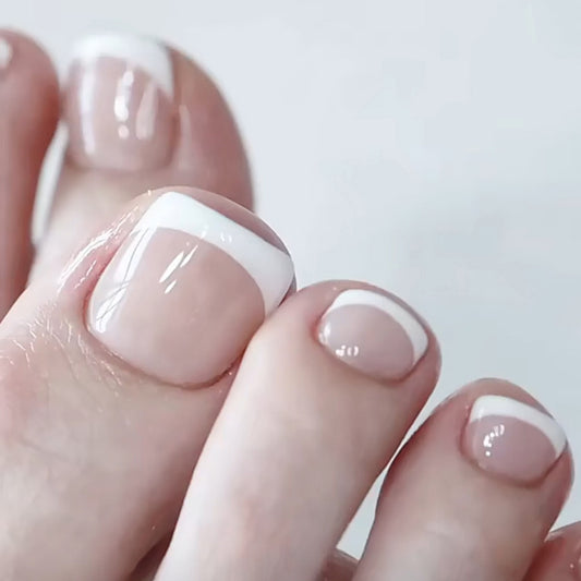 White French Toenail Wear In Summer 2508b08c 8c10 46ca afc2 8c069f387624