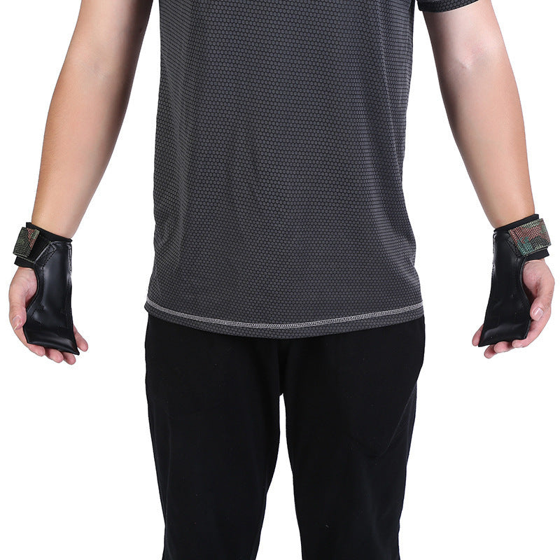 Athletic Wristguards Wrist Protector Fitness Hand Protector 259c9a8a a63b 4765 8c2a 92a8c0144d83