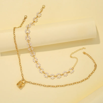 Vintage Embossed Lock Pendant Pearl Necklace 25d80fc5 043e 441c 8321 96741f7c8332