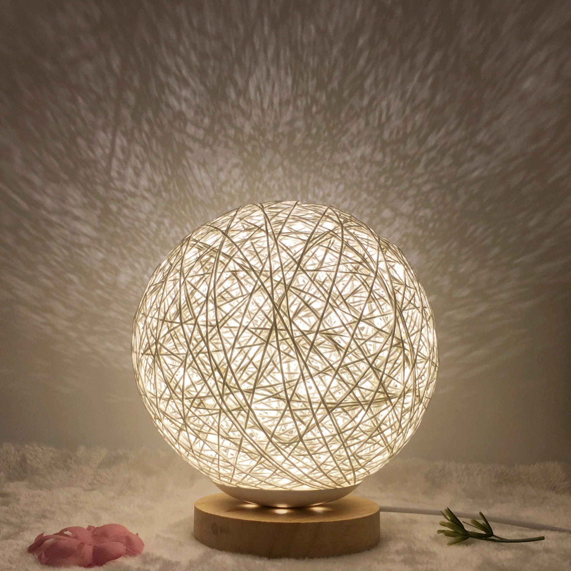 Amazon Hot Selling Creative Linen Table Lamp Novel and Unique LED Intelligent USB7 Color RGB16 Color Remote Control Rattan Ba
