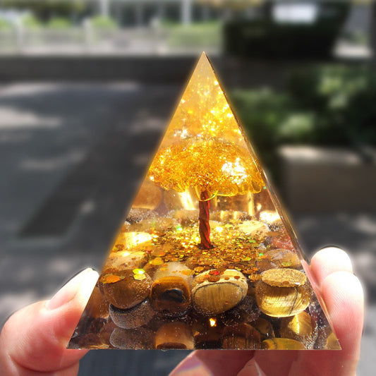 Car Creativity Pyramid Epoxy Technology Ornaments 283c977f f453 4365 99dd cd85d9558bb0