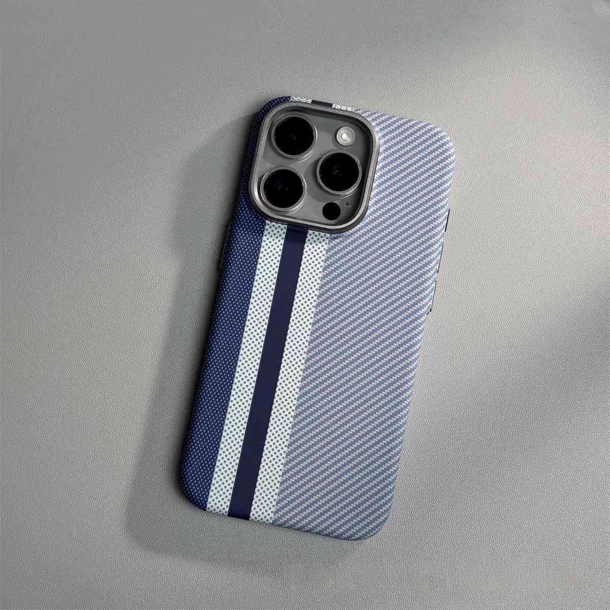Magnetic Carbon Fiber Pattern Drop-resistant Mobile Phone Protective Case 2a06f2f9 a3ed 4d9c 8ddc 73e098f346c8 05f70668 c574 