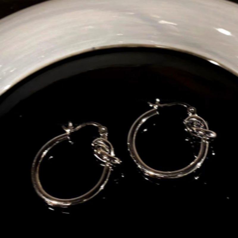 All-matching Simple Bracelet Ear Clip Ear Studs Women's Design Sense 2a75bc28 fb0e 4afe b85a ffe1d2797353