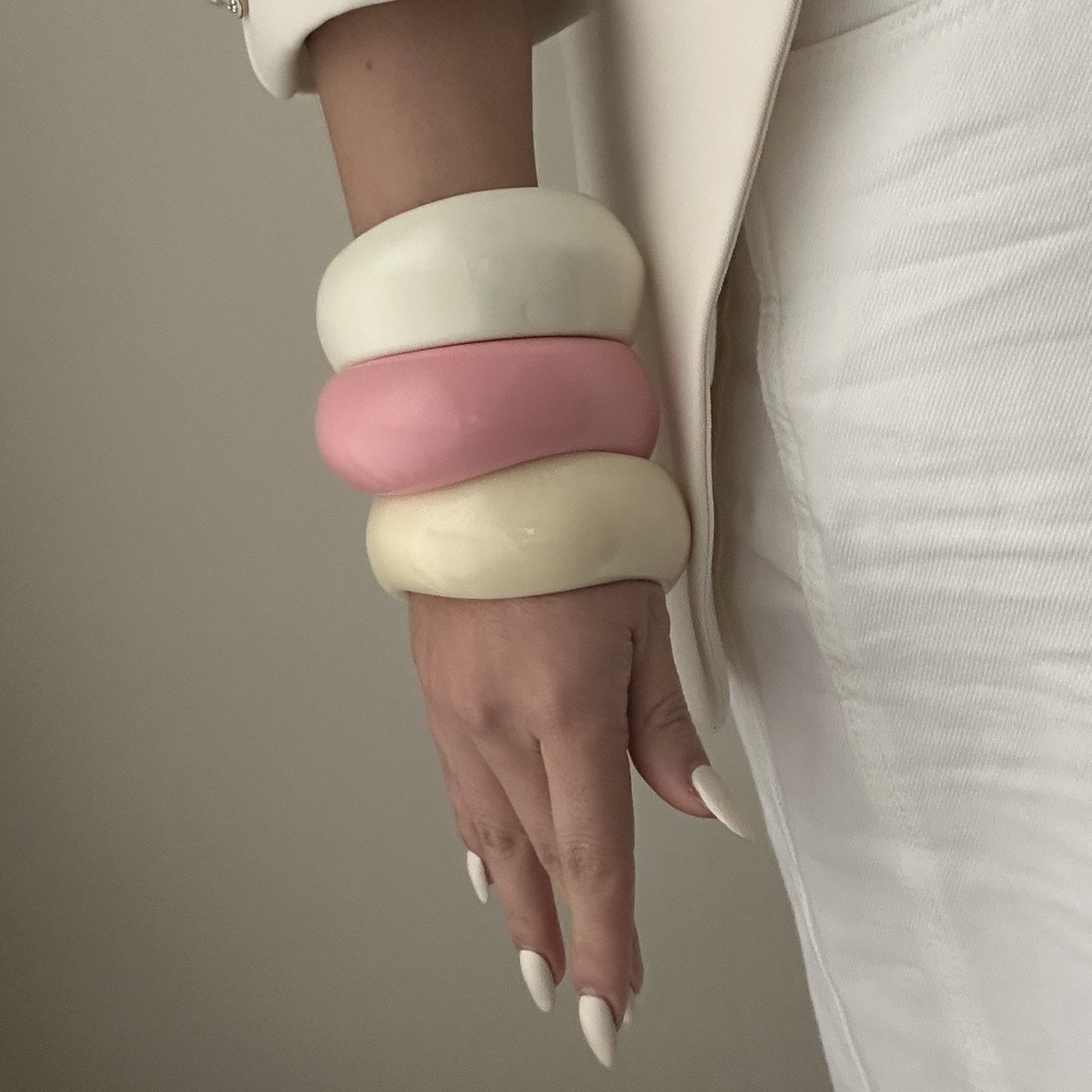 European And American Irregular Dopamine Personality Wild Resin Bracelet 2b9b1290 1e2b 4ada 8bbd f49bb7d188b6
