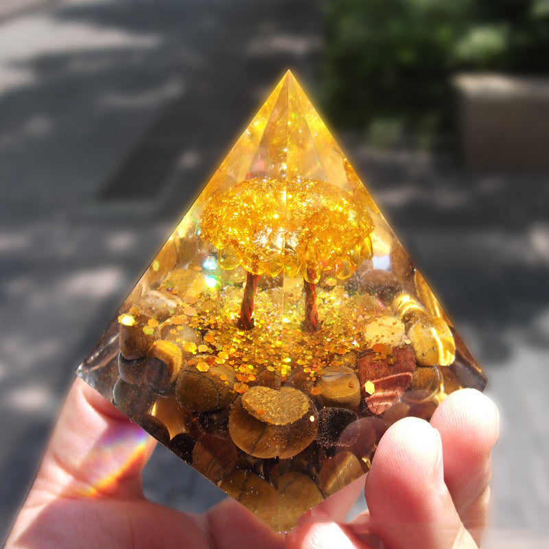 Car Creativity Pyramid Epoxy Technology Ornaments 2c110f98 c6e3 4f71 a66b dc7277c20022