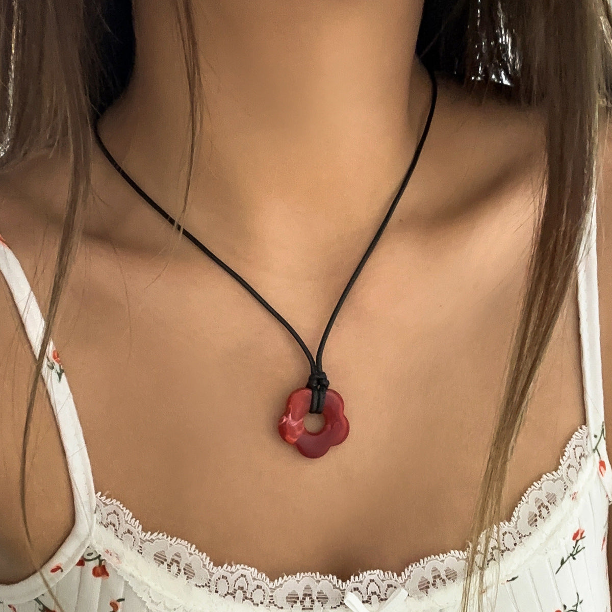 Wax Thread Adjustable Simple Flower Necklace 2d2693a9 6b61 4a53 9ddf 6f7a4f8d295b