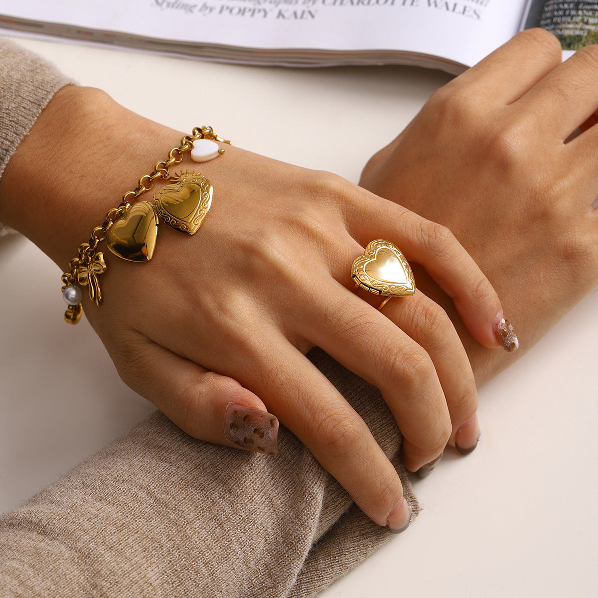 Love Chain Bracelet Fashion Titanium Steel Pearl Bow Bracelet