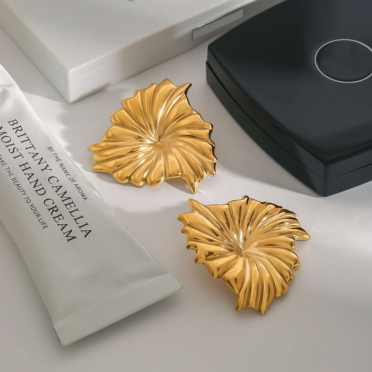 Rafaela Sculpted Petal Gold Earrings 2f6c245a 5b47 42e9 a1ca 6326e868cffe